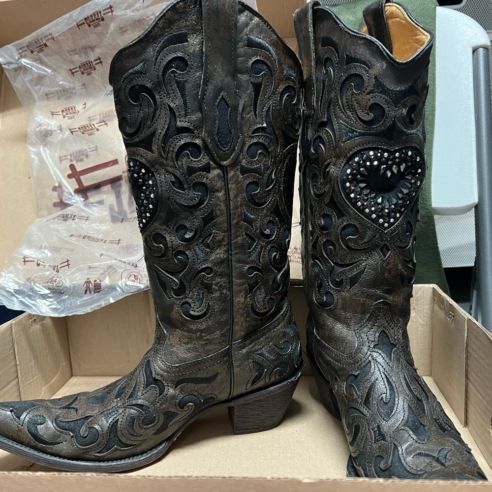 Corral Vintage boots with heart design